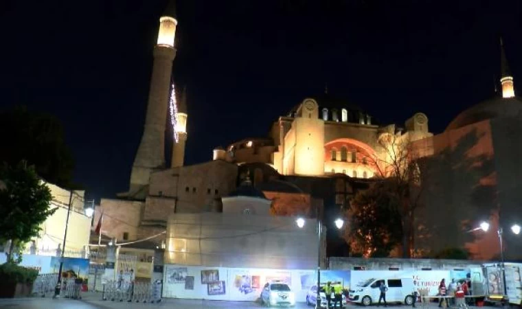 Ayasofya’da açılış yıl dönümü buluşması