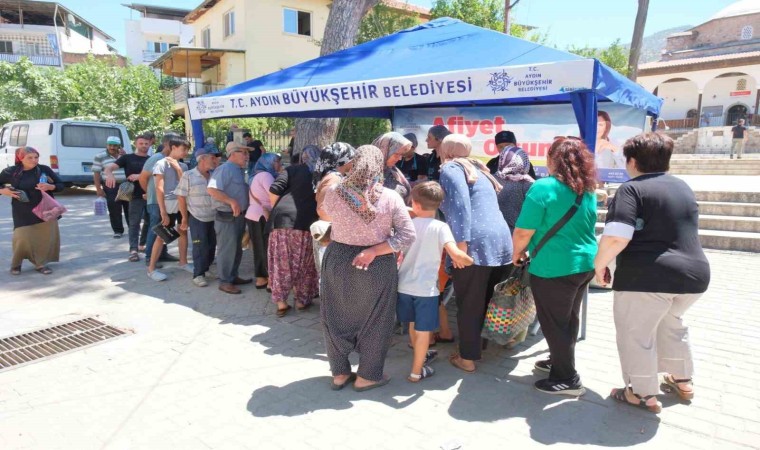 Aydın Büyükşehir Belediyesinden vatandaşlara aşure ikramı