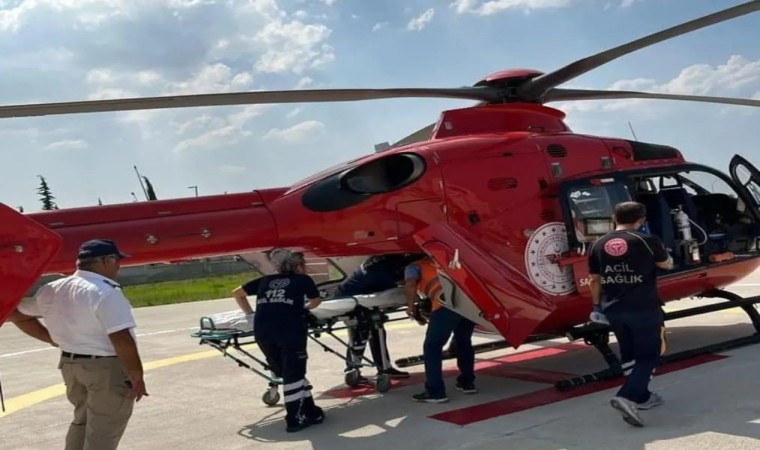 Aydında boğulma tehlikesi geçiren genç, helikopterle Manisaya sevk edildi