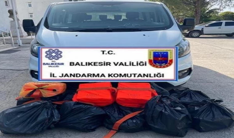 Ayvalık’ta 251 kaçak göçmen yakalandı; 2 organizatör tutuklandı