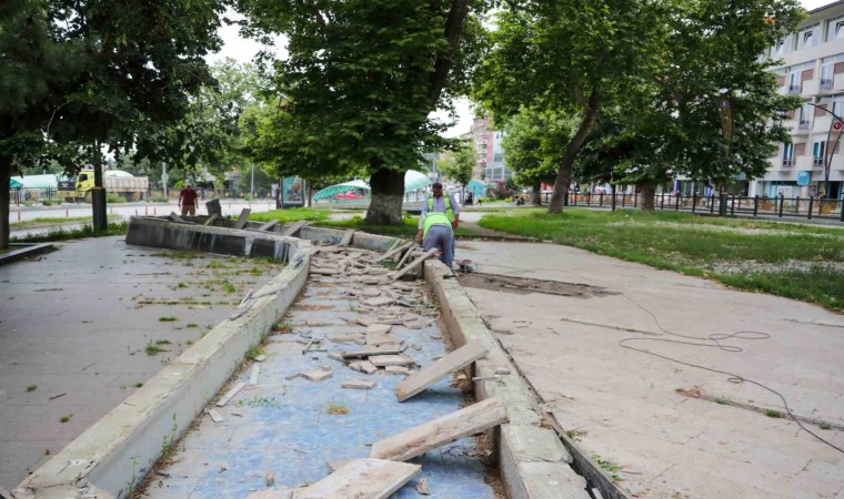 Azerbaycan Parkında yenileme çalışmaları başladı