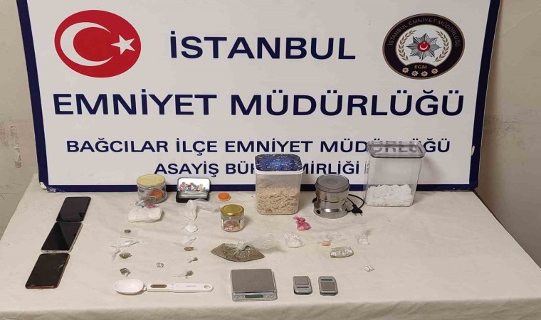 Bağcılarda uyuşturucu operasyonu: 1 kilo 456 gram uyuşturucu madde ve 71 adet uyuşturucu hap ele geçirildi