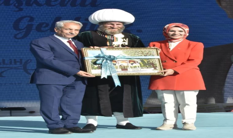 Bakan Göktaş ve temsili Nasreddin Hoca, göle maya çaldı / Ek fotoğraflar