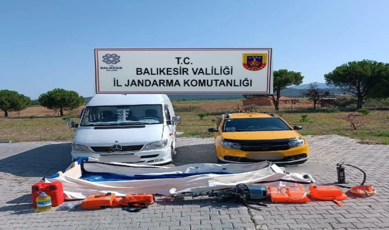 Balıkesir’de 13 kaçak göçmen ve 3 organizatör şüphelisi yakalandı