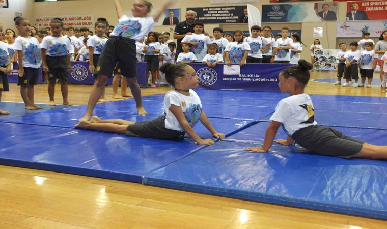 Balıkesirde çocuklar yaz spor okullarına koştu