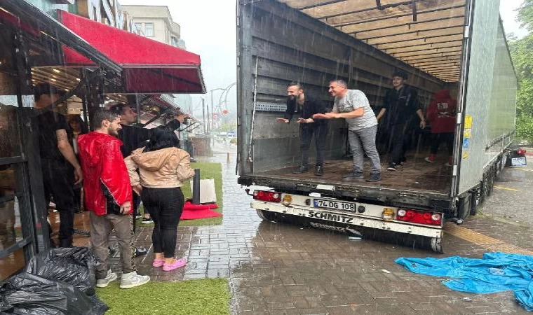 Bartın’da sağanak; dereler taştı, mahsur kalanlar kurtarıldı /Ek fotoğraf