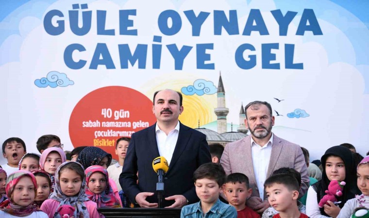 Başkan Altay Güle Oynaya Camiye Gel Projesinde çocukların sabah namazı heyecanına ortak oldu