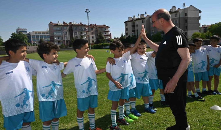 Başkan Pekyatırmacıdan Yaz Spor Okullarına öğrencileri ile buluştu