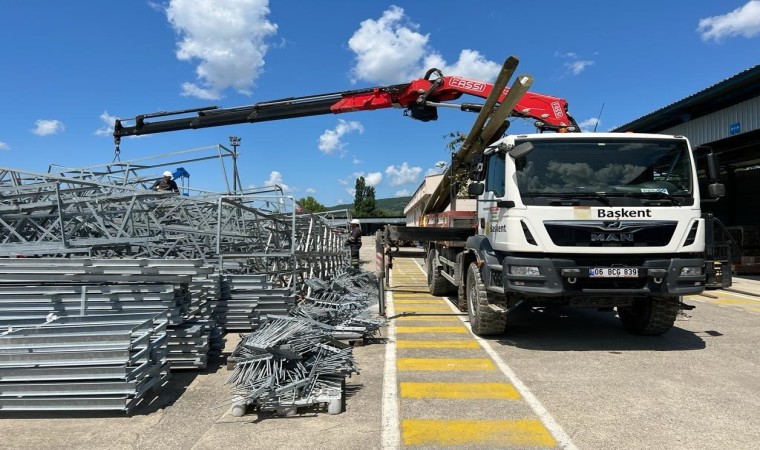 Batı Karadenizde yaşanan sel nedeniyle güvenli elektrik mücadelesi sürüyor