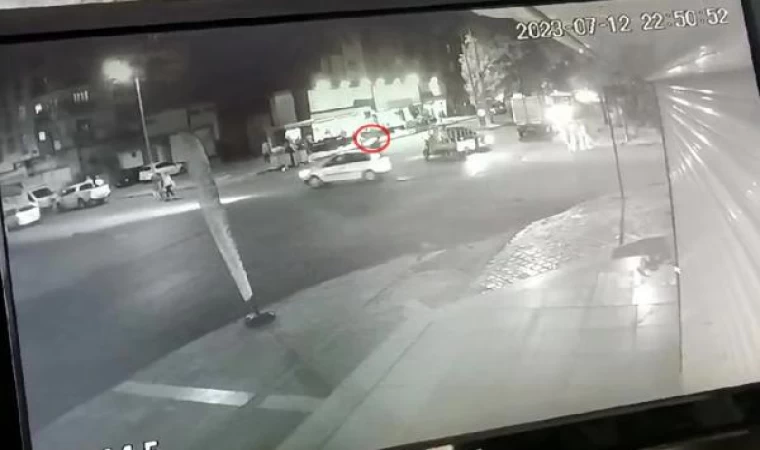 Batman’da 2 polisin yaralandığı kaza kamerada