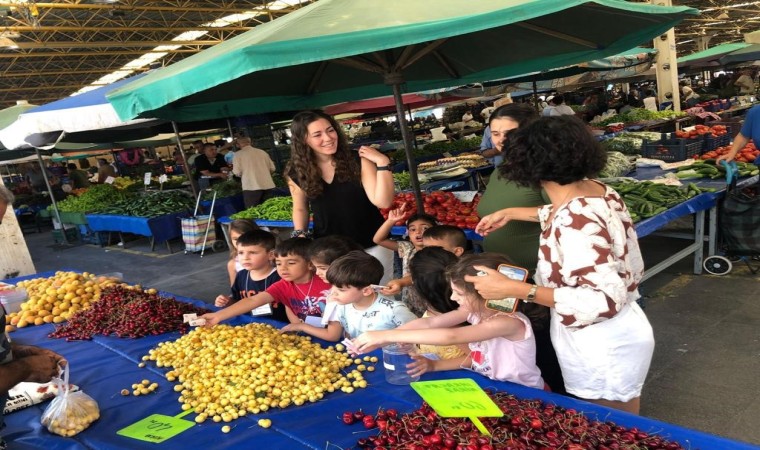 Bayraklının öğrencilerine sokakta eğitim