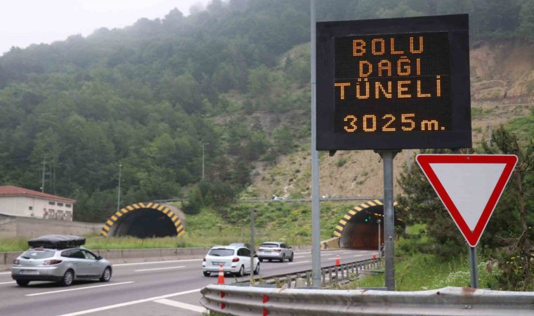 Bayram tatilinde Bolu Dağı Tünelinden 1 milyon 21 bin 945 araç geçiş yaptı