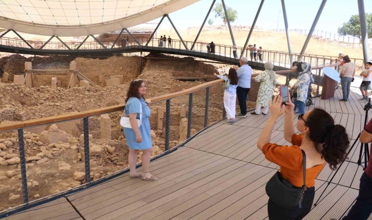 Bayramda Göbeklitepeye ziyaretçi akını