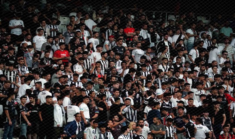 Beşiktaş Stadyumunda ‘yönetim istifa sesleri