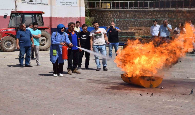 Bilecikte Afet Farkındalık, Yangın Farkındalık, Deprem Anı, Yangın Söndürme Eğitimi verilerek, Tahliye Tatbikatı yapıldı