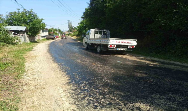 Bilecikte sıcaktan asfaltlar eridi