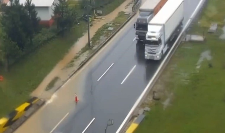 Bolu Dağı Tünelinin İstanbul istikametinde tek şerit trafiğe kapandı