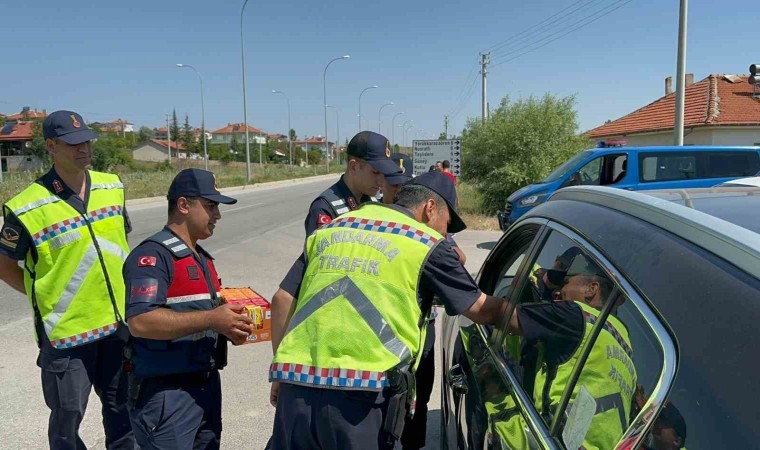 Bolvadinde jandarma ekipleri 11 gün boyunca trafik denetimi yaptı