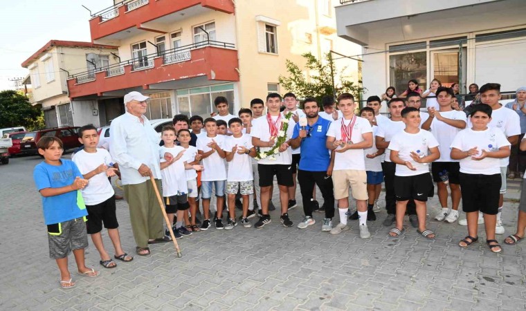 Boy atlayan pehlivan Bozkurta, Manavgatta coşkulu karşılama