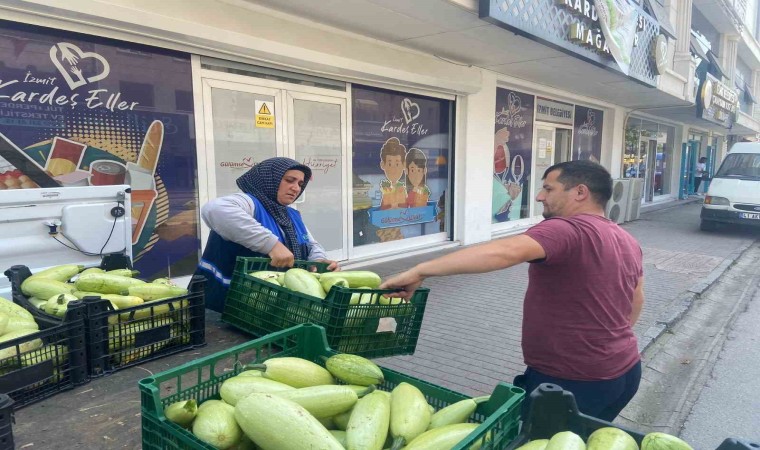 Bu bahçede hasat edilen ürünler vatandaşlara ücretsiz dağıtılıyor