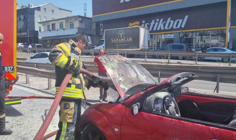 Bugün aldığı otomobili alev alev yandı