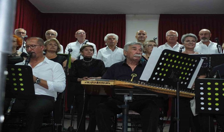 Burhaniyede 84lük emekli müdür başarılı sanatçı oldu