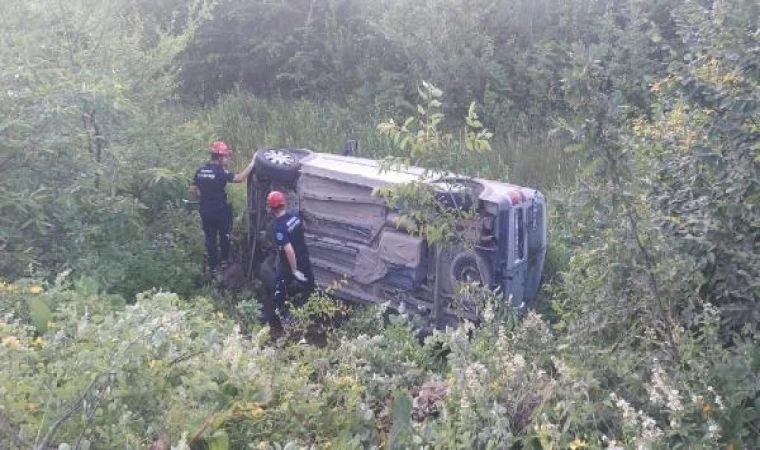 Bursa’da hafif ticari araç şarampole devrildi: 6 yaralı