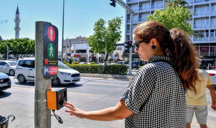 Butonlu yaya geçidi sinyalizasyon sistemi ile yaya kaynaklı kazaların önüne geçilecek