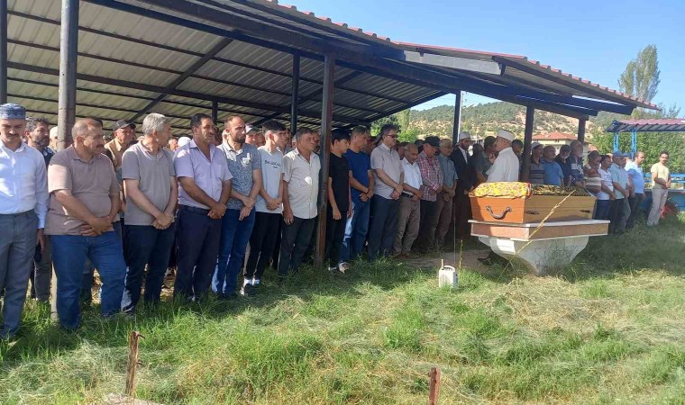 Buzulda kaybolan Hakime Koçun cenazesi memleketi Kütahyada toprağa verildi