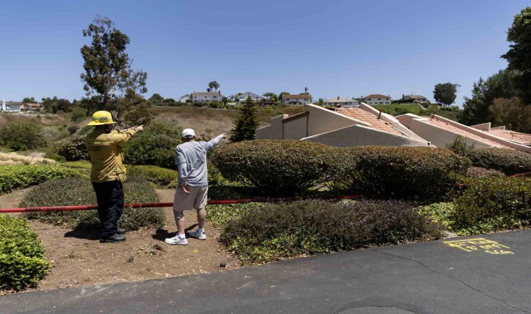 Californiada toprak kayması: 12 ev yıkıldı