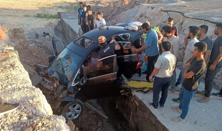 Çalışma yapılan kapalı yola giren otomobil çukura düştü: 1 ölü, 4 yaralı