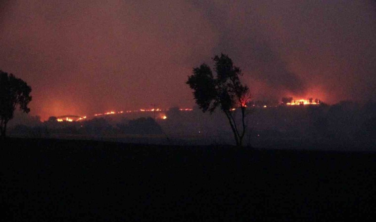 Çanakkalede orman yangını büyüdü, 1 köy boşaltıldı, vatandaşlar yurda yerleştirildi