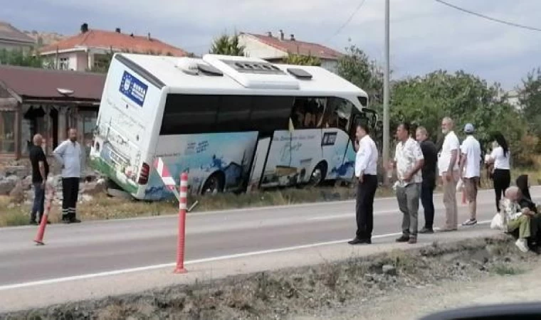 Çanakkale’de tur otobüsünün önüne çıkan köpek kazaya yol açtı: 1 ölü, 7 yaralı