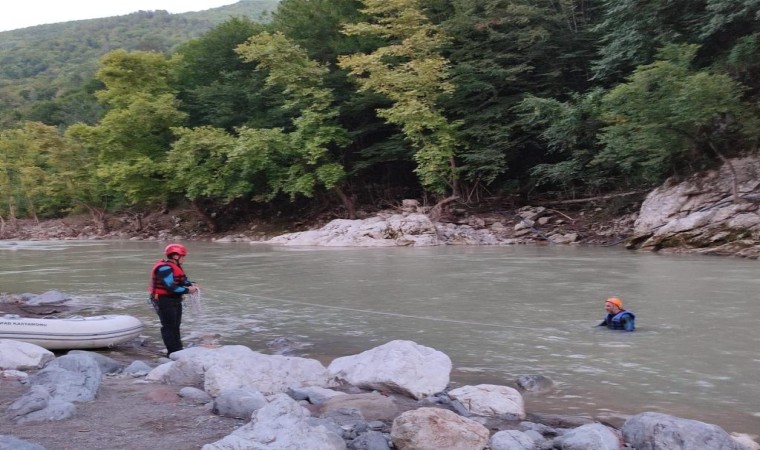 Çayda akıntıya kapılan vatandaşın cansız bedenine ulaşıldı