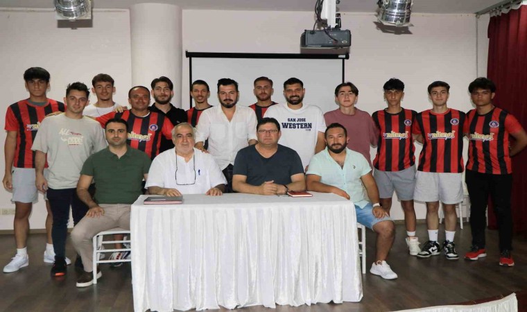 Çiftlikköy Belediyespordan iç ve dış transferde 20 imza