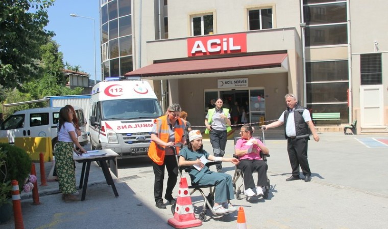 Çınarcık Devlet Hastanesinde gerçeğini aratmayan tatbikat