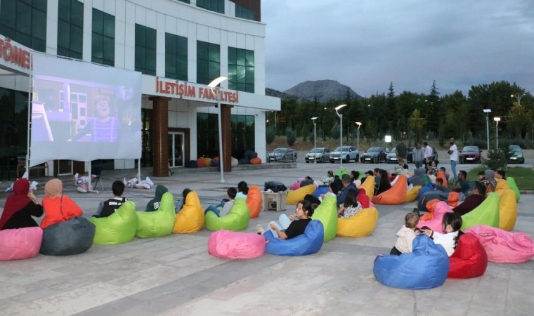 Çocuklar için açık hava sinema etkinliği