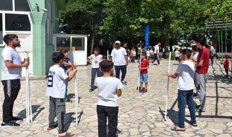 Diyarbakırda 15 antrenörden oluşan mobil ekip Kuran kursu öğrencilerinin yeteneklerini keşfediyor