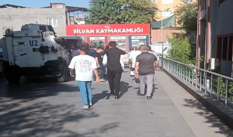 Diyarbakır’da 6 kişinin yaralandığı kafedeki bıçaklı- sopalı kavgaya 10 tutuklama