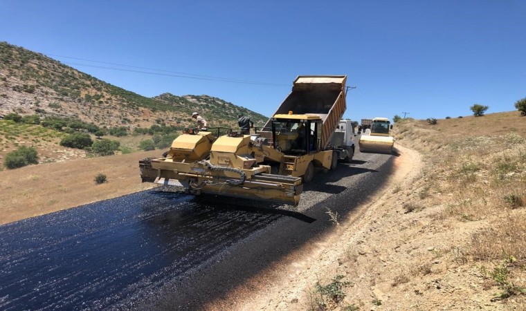 Diyarbakırda kırsal mahallelere güvenli ve konforlu yol yapılıyor