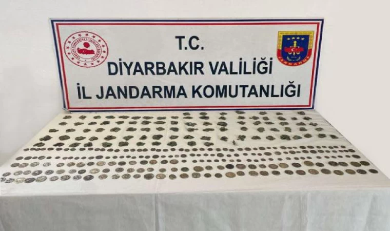 Diyarbakır’da tarihi sikkeleri 200 bin dolara satmaya çalışırken yakalandılar