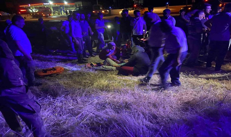 Diyarbakırda taziye dönüşü kaza: 2si çocuk, 1i ağır 6 yaralı