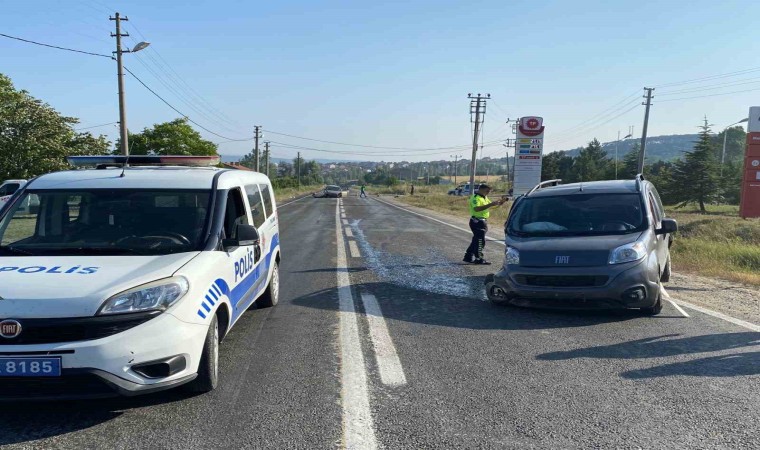 Domaniçte otomobiller çarpıştı: 1 yaralı