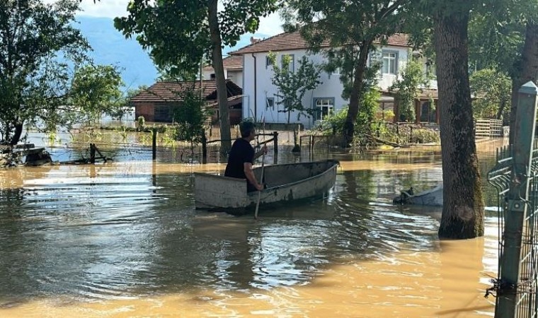 Düzce Valisi Cevdet Atay: Son 25 yılın en fazla yağışını son 3 günde aldık