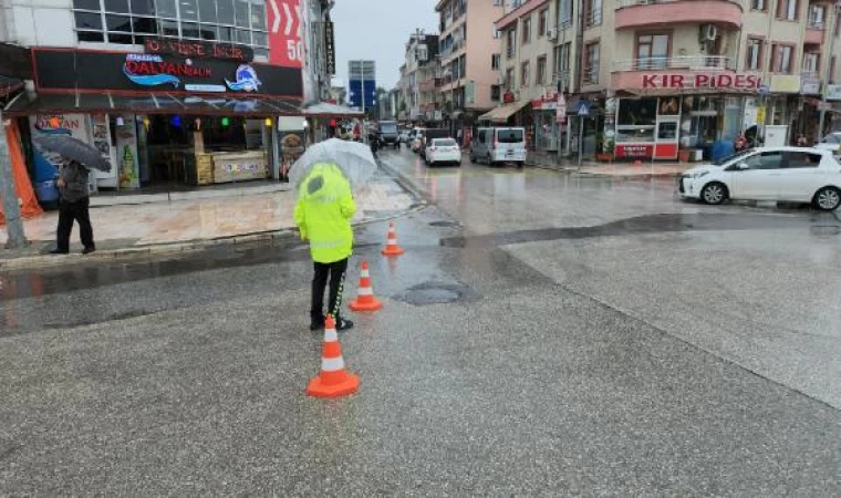 Düzce’de sağanak; dereler taştı, evleri su bastı (3)