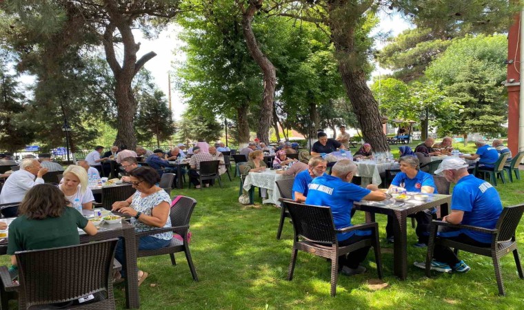 Edirne ve Kırklareli huzurevleri sakinleri yemekte buluştu