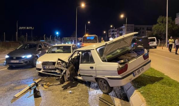 Edirne’de iki otomobil kafa kafaya çarpıştı: 2 yaralı 