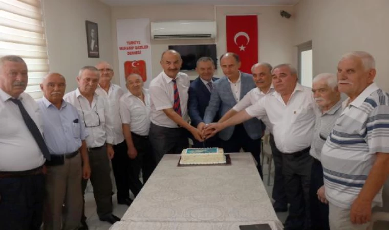 Edirne’de Kıbrıs gazilerine 49’uncu yıl pastası