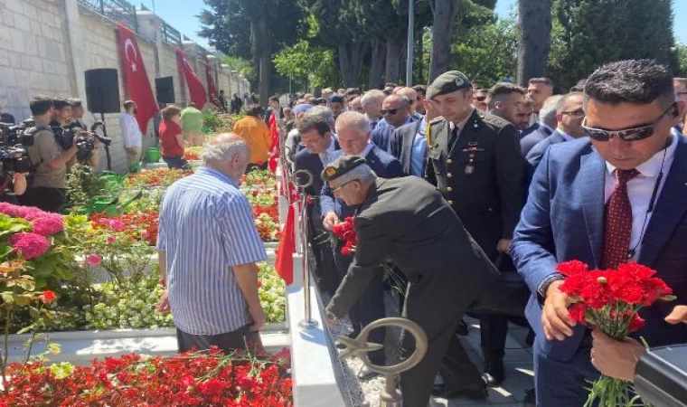 Edirnekapı’da 15 Temmuz Şehitliği’nde anma töreni