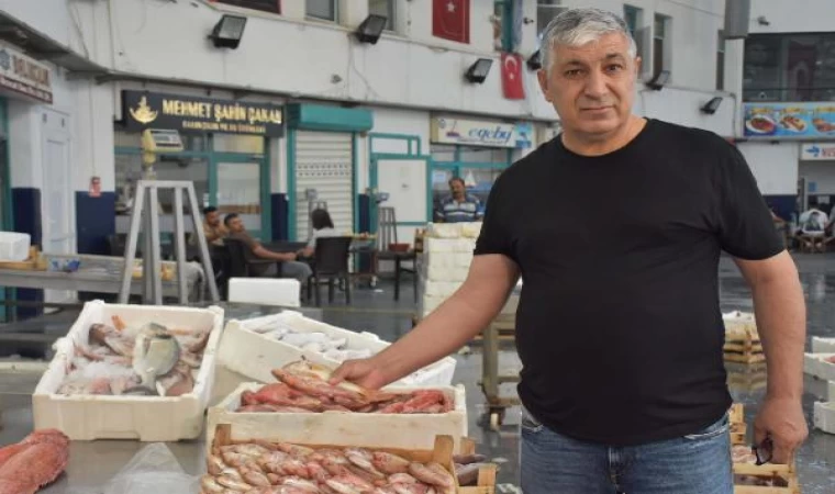 Ege’de trol avcılığı başladı, tezgahlar taze balıkla buluştu